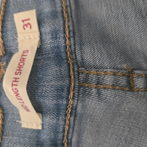 Levi's Light Blue Denim Shorts Mid- Rise Mid-Length Size 12 - Picture 4 of 6